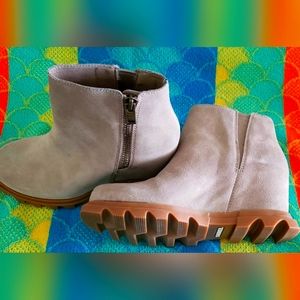 Sorel women's 6.5 boots